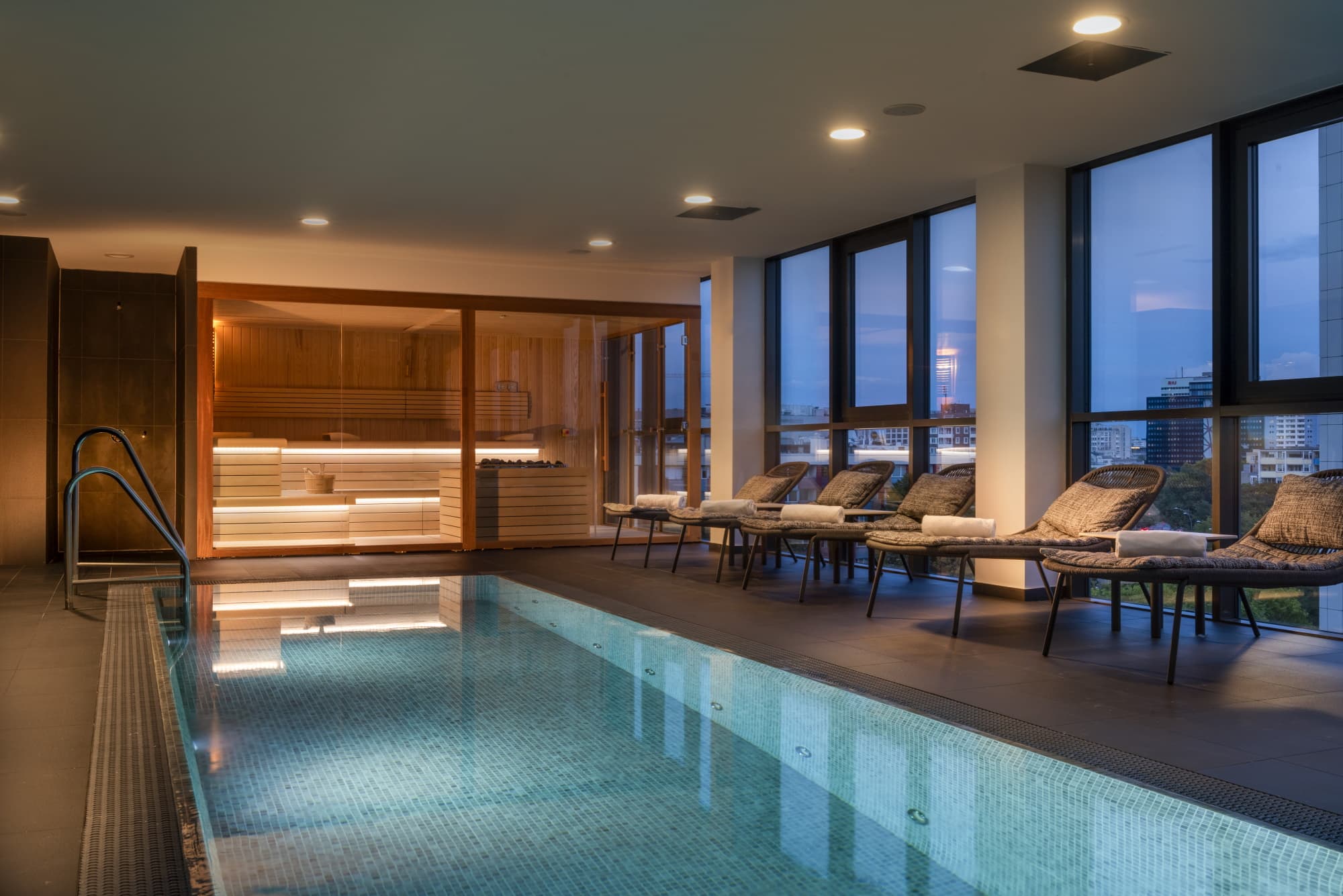 sana-berlin-hotel-pool-2